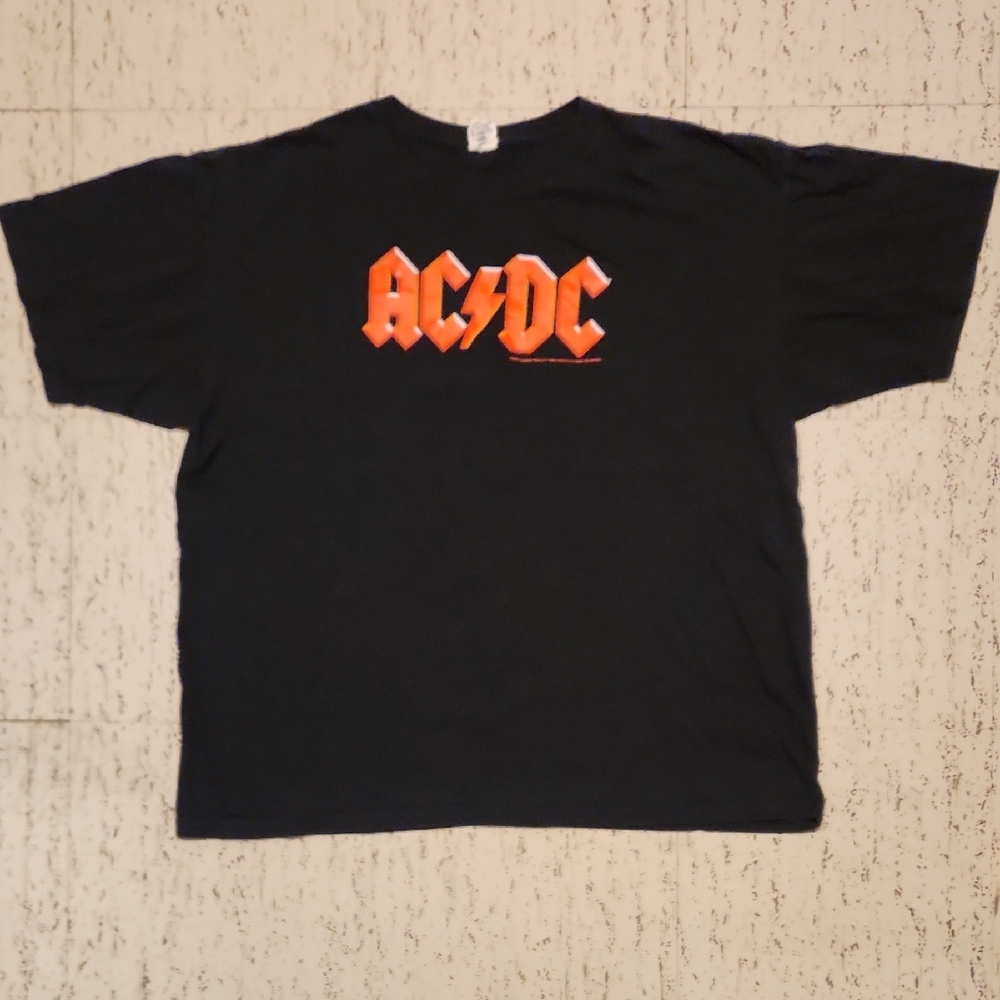 AC/DC 2009 Black Spellout Logo Crewneck T-Shirt Vintage Y2K